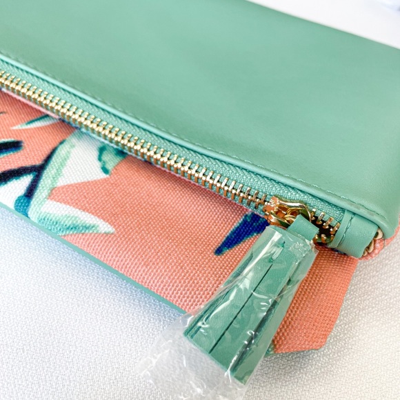 NEW! Clutch / Makeup Bag - Picture 4 of 8